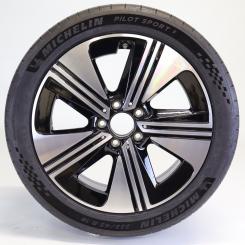 Wheel Package de verano de aleación de 18 pulgadas con neumáticos Michelin para CLA EQ 174, original Mercedes-Benz