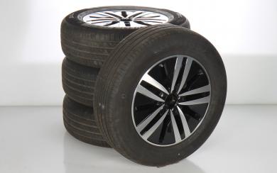 Juego de ruedas completas de aluminio de 17 pulgadas Michelin Clase CLA 118 