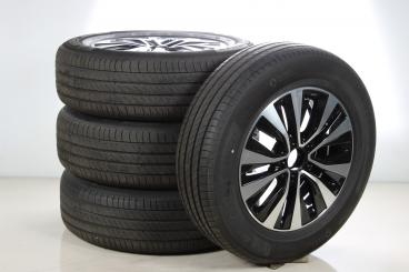 Juego de ruedas completas de aluminio de 17 pulgadas Michelin Clase CLA 118 