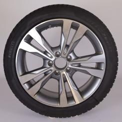 Wheel Package de invierno de aleación de 18 pulgadas con neumáticos Pirelli para Clase C 205, original Mercedes-Benz