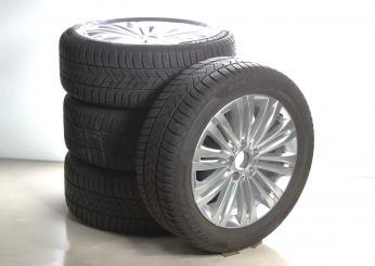 Juego de ruedas completas de aluminio de 17 pulgadas PIRELLI 