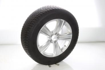 Wheel Package de invierno de aleación de 18 pulgadas con neumáticos Pirelli para GLC-SUV X253, GLC-Coupe 253, original Mercedes-Benz