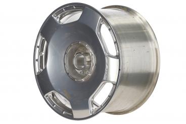Llanta de aluminio forjada AMG de 5 orificios