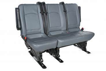 Asiento de tres plazas, confort para las plazas traseras/1. 