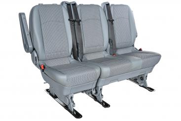 Asiento de tres plazas, confort para las plazas traseras/1. 
