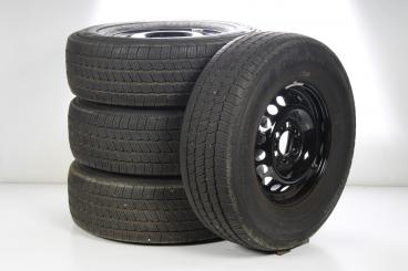 Juego completo de ruedas de invierno de acero de 16 pulgadas con neumáticos Kumho para Sprinter VS30 Hinterradantrieb 907, original Mercedes-Benz