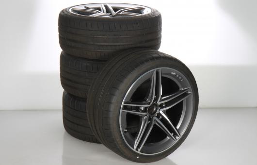 Juego completo de ruedas de verano de aleación de 19 pulgadas con neumáticos Michelin para Clase C 205, original Mercedes-AMG