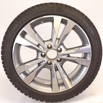 Wheel Package de invierno de aleación de 18 pulgadas con neumáticos Pirelli para Clase C 205, original Mercedes-Benz