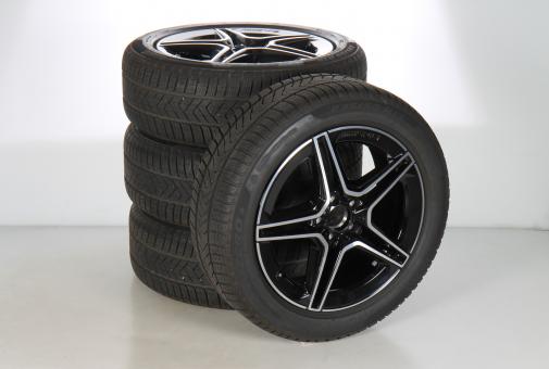 Juego completo de ruedas de invierno de aleación de 19 pulgadas con neumáticos Pirelli para Clase GLB X247, Clase GLA H247, original Mercedes-AMG
